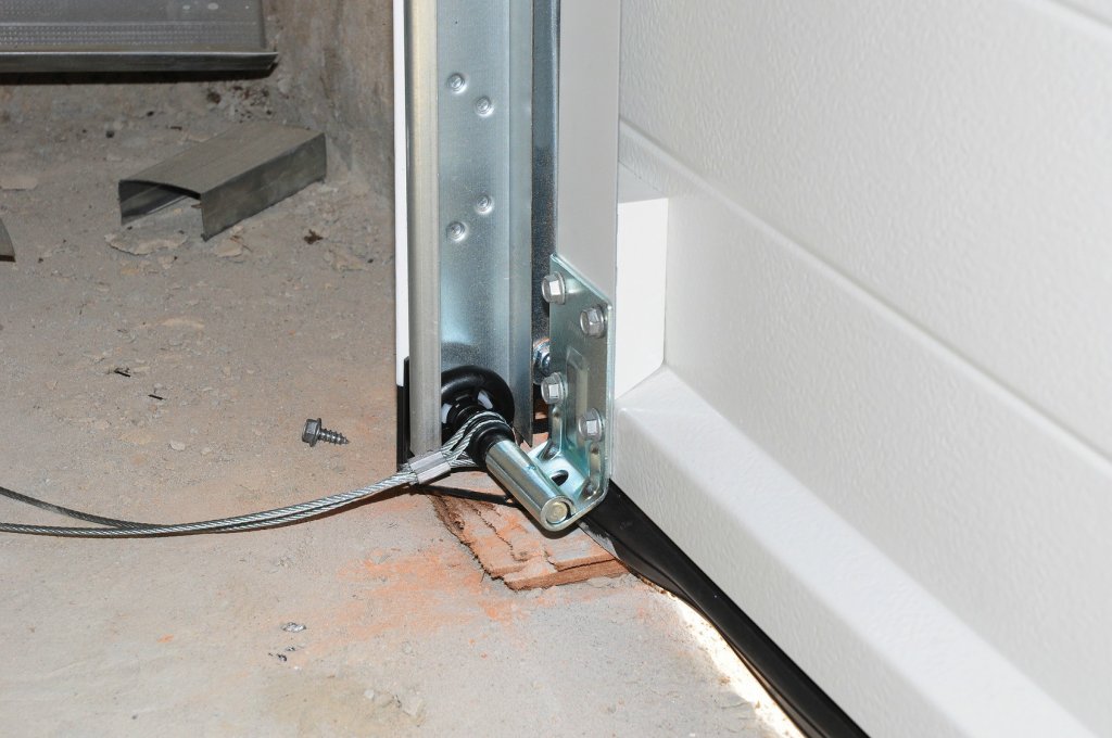 Broken Cable Repair - Pros On Call Garage Door Services