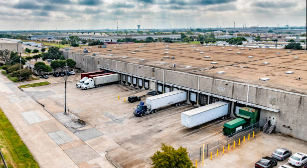 The loading docks of a warehouse located in the suburbs of Dallas, Texas. For commercial gagrage door repair and installation Fort Worth Texas, Pros on Call your the solution