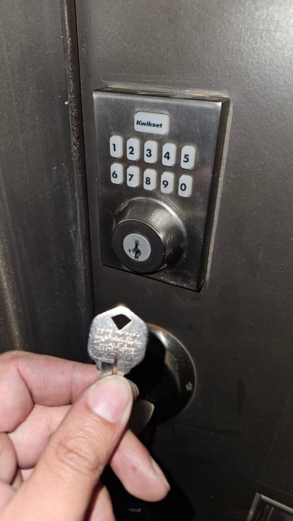 Mobile Locksmith in Hutto TX, Call Pros On Call, Expert Locksmith Near You